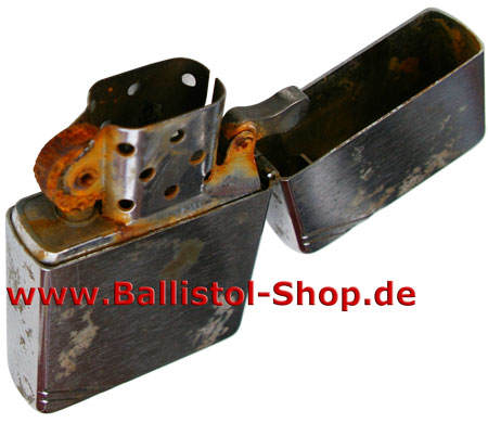 Unrestauriertes Zippo mit viel Koorrosion Zippo verrostet